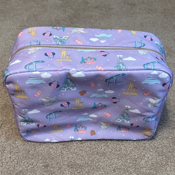 Magic World Accessory Bag - Picture 2 of 5